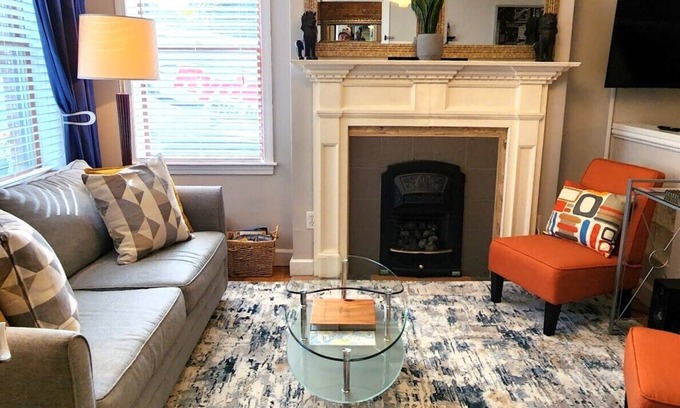 Mission Hill Apartment | Fort Hill Inn- 2 bedroom Duplex, With a touch of modernity! Minutes to Center