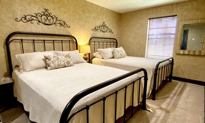 Lincoln Park Apartment | Fortunata Winery Casa Piccolo, Cozy 2 Queen Retreat