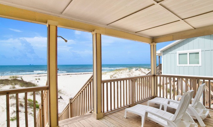 Alabama Gulf Coast House | Fountain of Youth - Charming Pet-Friendly Beachfront Cottage