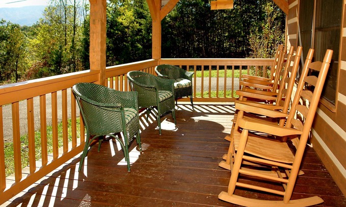 Cosby Cabin | Four Bedroom Cabin in Cosby,TN. Very Private with Beautiful Views of the Smokies
