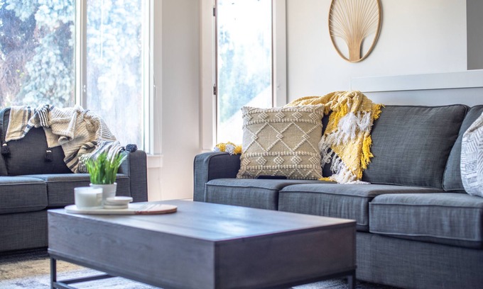 Rutland House | Four bedroom Townhouse unit in heart of Kelowna