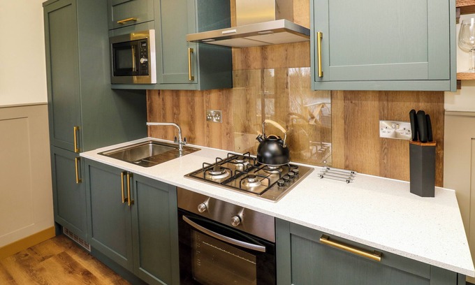 Newport Cottage | FOUR LAKES RETREAT - IN TWO, with hot tub in Newport, Isle Of Wight