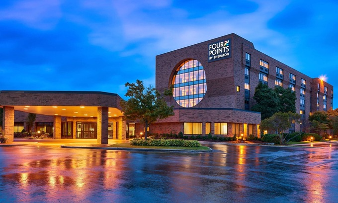 Brown Deer Hotel | Four Points by Sheraton Milwaukee North Shore