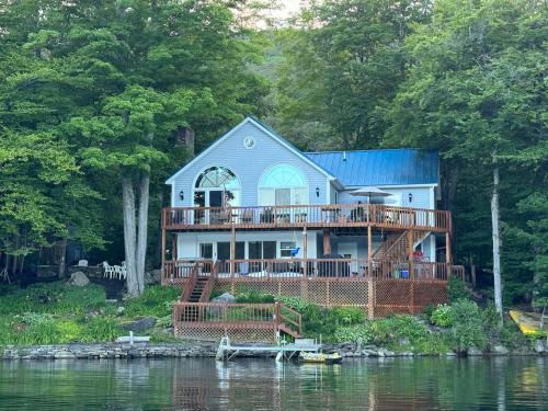 Ludlow Ski Chalet | Four Season Ski, Lake, And Golf Chalet on Lake Rescue