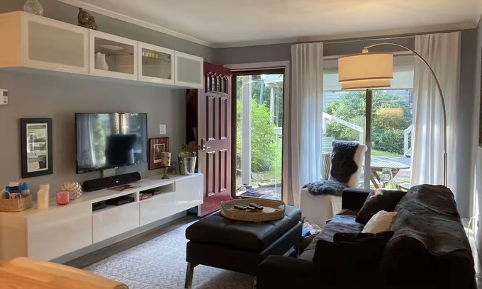 Hunter Condo | Four Seasons Luxury Mountain Retreat next to hiking trails
