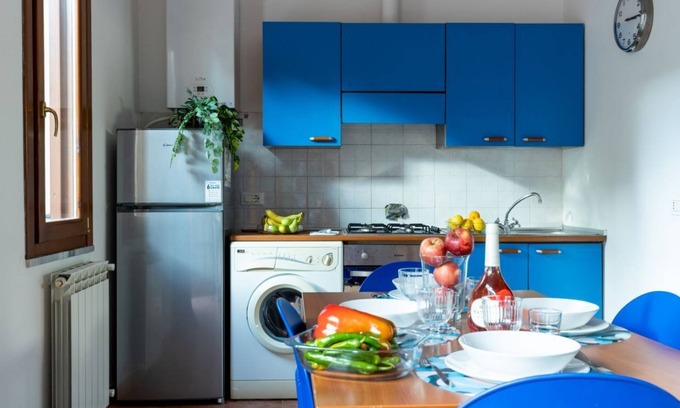 Pisa Apartment | Four Shades of Pisa - Blue Studio Apartment