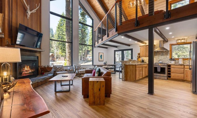 Carnelian Bay House | Four Summits- Hot Tub- Pool Table- Short Drive to Ski Resorits