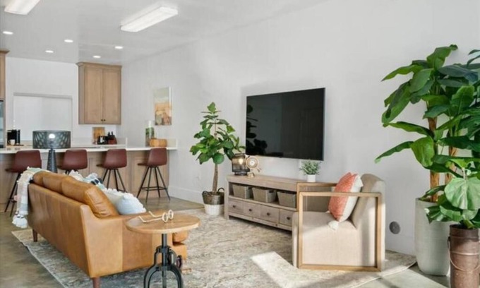 Chico House | Fox Cove 3