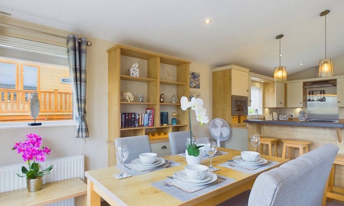 Ryde House | Foxes Heart, Roebeck