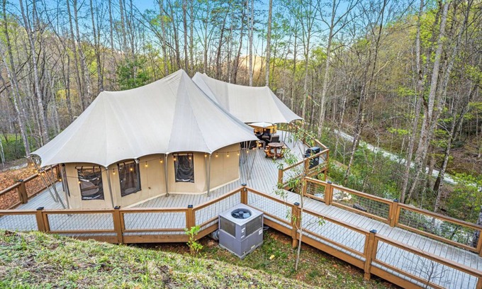 Bryson City Cabin | Foxfire, Luxury 2BD 2BA Authentic Safari Tent, Upscale GLAMPING among the Trees