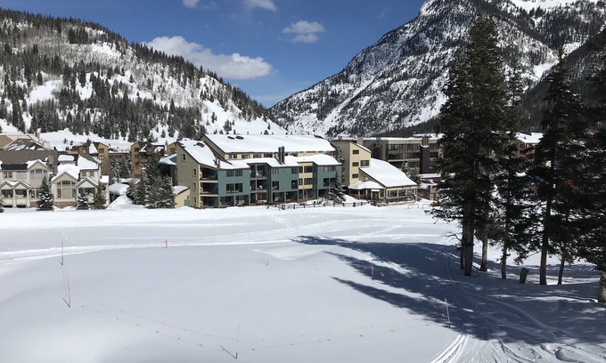 East Village at Copper Apartment | FP122 Ski-in Studio, with kitchen!