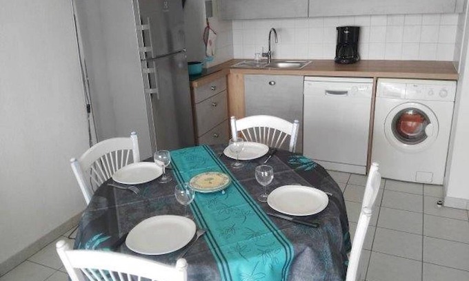 Frejus Plage Apartment | Fréjus Appartement Avec Wifi Parking Piscine Terrasse à 5' mer