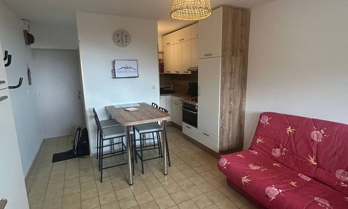 Besse-et-Saint-Anastaise Apartment | Modern studio renovated at the foot of the slopes in Super Besse