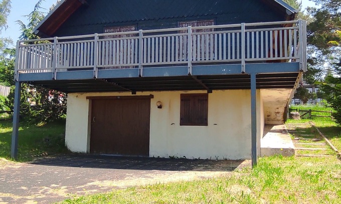 Besse-et-Saint-Anastaise Ski Chalet | Cozy mountain chalet in Super Besse with large grounds and private parking