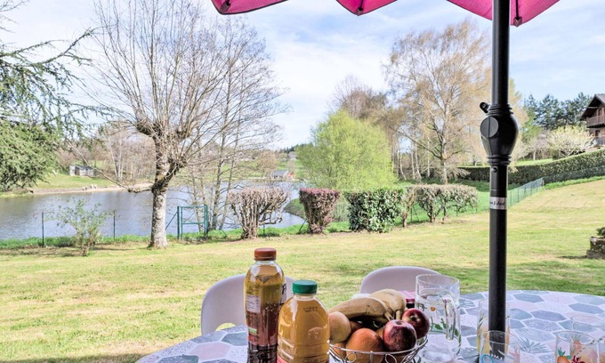 Camps-Saint-Mathurin-Leobazel House | Wonderful private villa for 5 guests with TV, terrace, pets allowed and parking