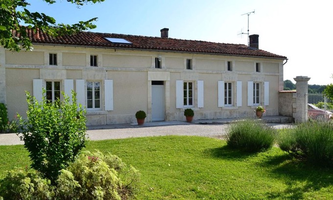 Lignieres-Sonneville Cottage | Charming 18th Century Cottage with Private Garden, Near Cognac Vineyards