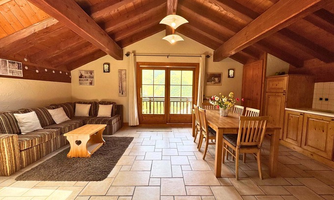 Saint-Martin-de-Belleville Apartment | Cozy Renovated Chalet with Terrace and Valley View in St Martin de Belleville