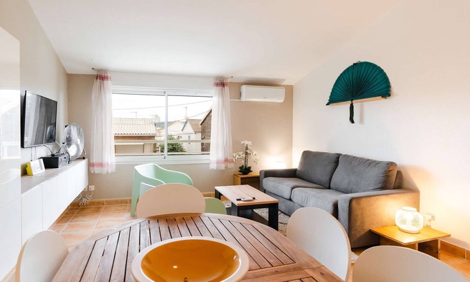 Gruissan Plage Apartment | FR21 Spacious 2room flat+Mezzanine with AC Plage des Chalets
