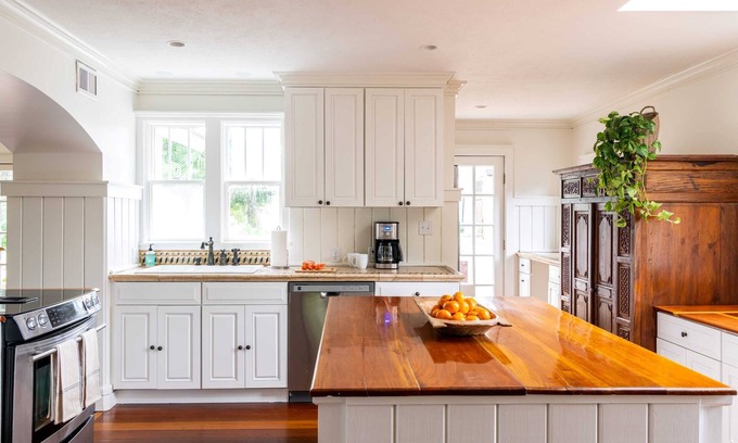 Fairhope House | Frances Grande - Downtown 5BR Architectural Gem