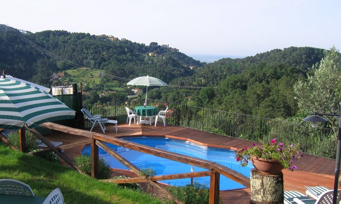 Montemagno Apartment | Francesca 1 junior suite pool and whirlpool