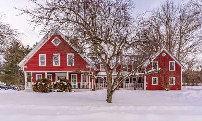 Franconia Apartment | Franconia Village Retreat - homey small town feel 3 miles from Cannon Ski Area! AC in bedrooms!