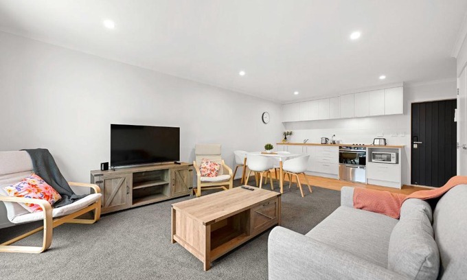 Frankton Apartment | Frankton Villa Retreat - Central!