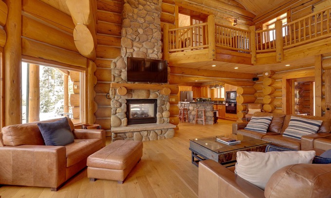 Granby House | Fraser Chalet w/Hot Tub & Mountain Views