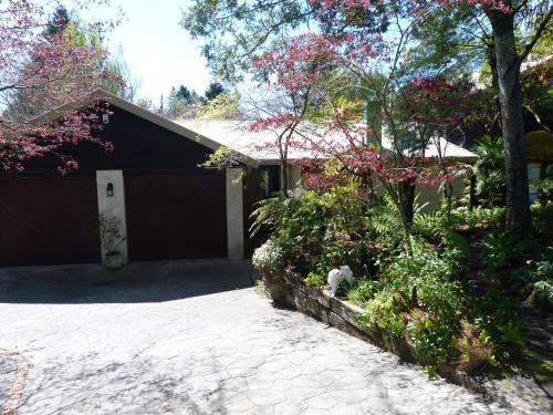 Two Mile Bay Bed & Breakfast | Fred&Donz Bed and Breakfast