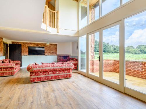 Irstead House | Fred's Barn