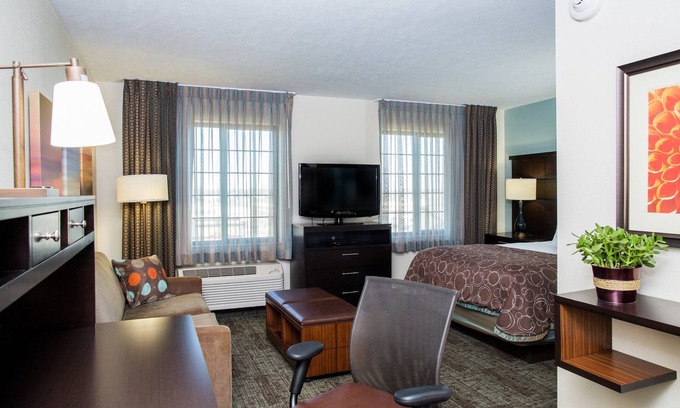 Marquette Apartment | Free Breakfast Buffet. Downtown Marquette. King Suite. Great for Business Travelers!