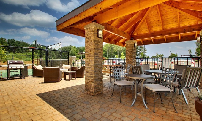 Rock Hill Condo | Free Breakfast Buffet. Indoor Pool. Close to Winthrop University!