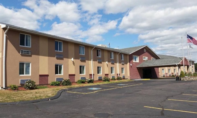 Foxboro House | FREE Breakfast & Parking! 2 Spacious Units Near Hall at Patriot Place!