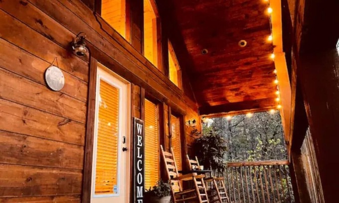 Gatlinburg - Pigeon Forge Cabin | Free Dollywood Tix/VIEWS/DogFriendly