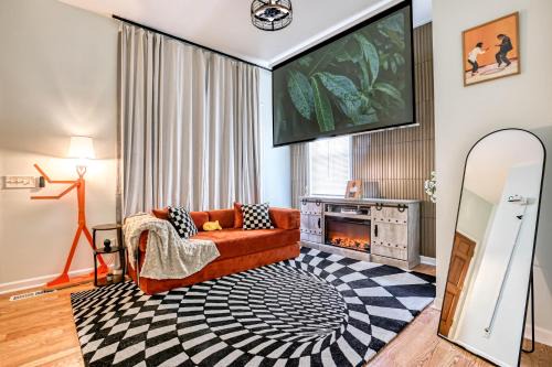 Metropolitan House | Free Early Check-In or Late Check-Out - Stylish Home Near DT & River St - 2 King Beds - Massage Chair - Games
