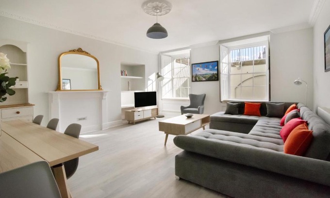 Clifton Apartment | Free parking! Very large 2 bedroom Clifton flat