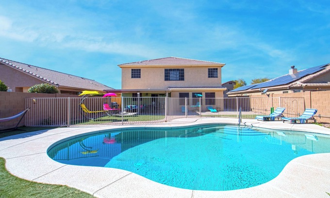 Casa Grande House | Free Pool Heat - Piano - King Bed - Air Hockey