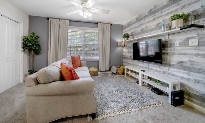 Loring Heights Apartment | FREE & SAFE PARKING - Midtown Studio - Extended Stays Welcome!