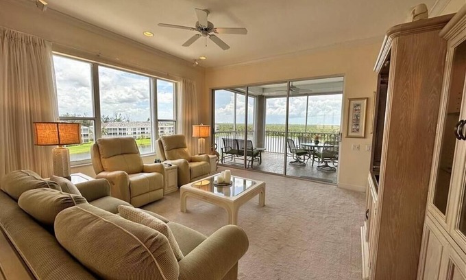 Tropical Cove Condo | Free Spirit at Lexington CC Lake Village