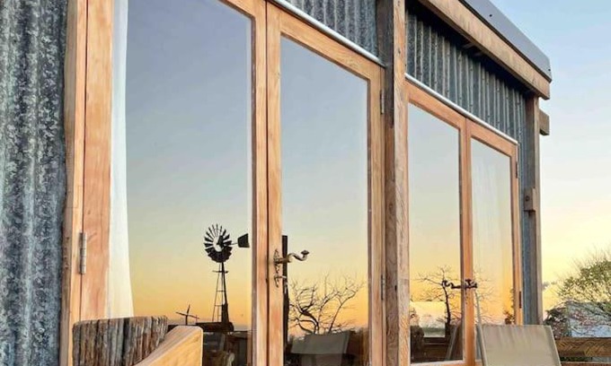 Hastings House | FreeFall Hut