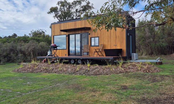 French Island Cabin | French Island 3921 - Tiny House 2