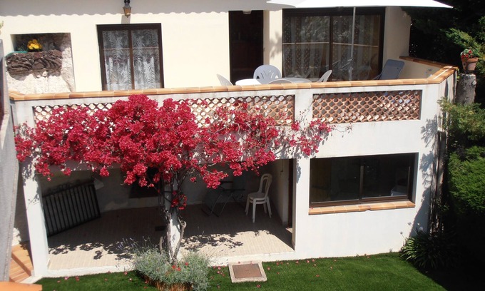 Villefranche-sur-Mer Apartment | French Riviera Villefranche sur mer 4 person apartment large terrace with sea view