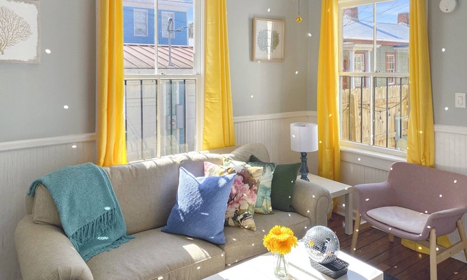 Hitch Village - Fred Wessels Homes Cottage | Fresh and Modern Downtown Historic Duplex with Two Private Pools
