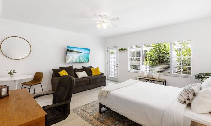 Victoria Park Condo | Fresh Cozy Studio – Victoria Park Near Beach