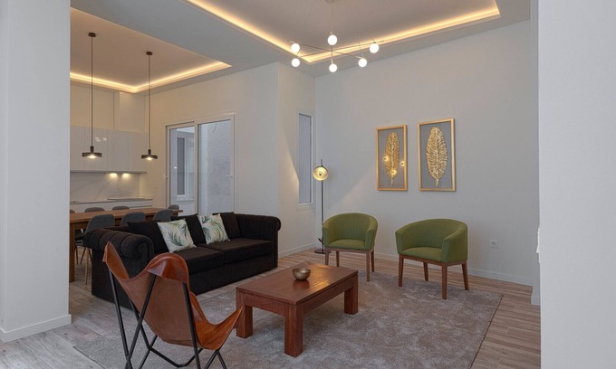Centro Apartment | Fresh Velazquez Apartment E
