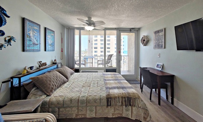 Daytona Beach Shores Condo | Freshly Remodeled-Ocean/River/City Views From Private Balcony-Steps 2 Ocean-FREE DAILY ACTIVITIES!