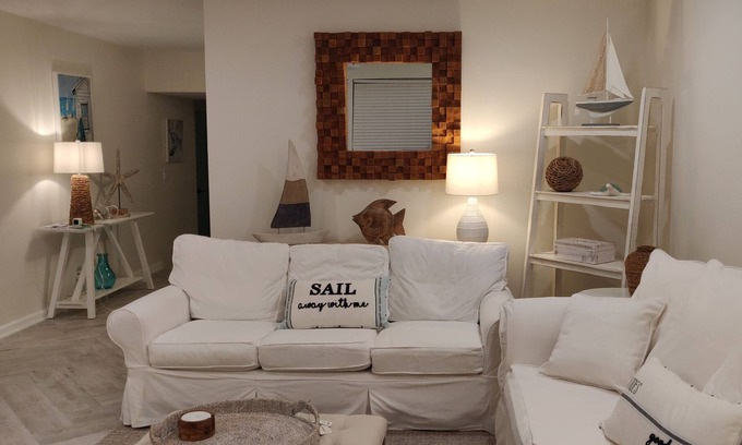 Coral Ridge Isles Condo | Freshly remodeled stylish, coastal 2/2 condo with cozy backyard near the beach