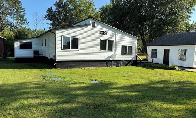 Barry County House | Freshly Remodeled - 3 BR Home near Thornapple Lake public boat launch