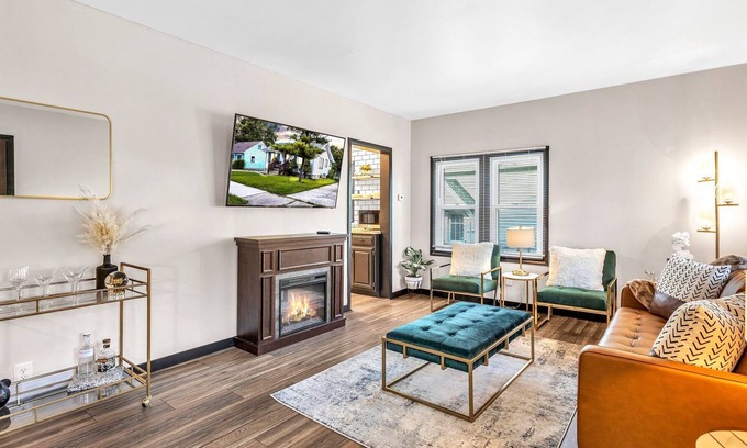 Lansing House | Freshly Remodeled, Cheerful 2-Bedroom