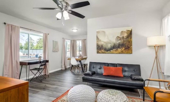 Raisin House | Fresno Apt 1 Bed:1 Bath California Dreamin'!