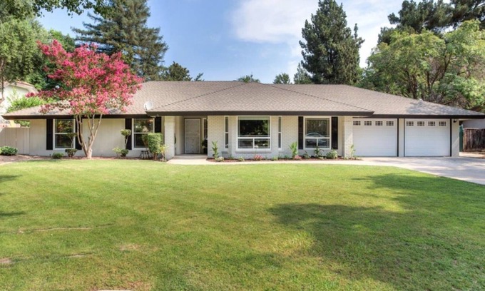 Roosevelt House | Fresno Ranch Vacation Home Retreat